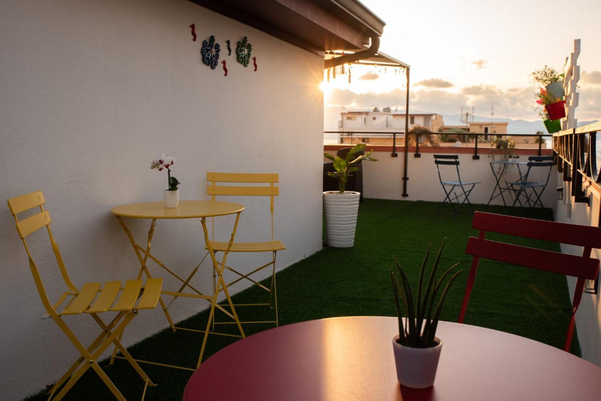 B&B Fuori Squadro - In Centro Con Terrazza Relax Vista Mare Reggio Calabria Exterior foto
