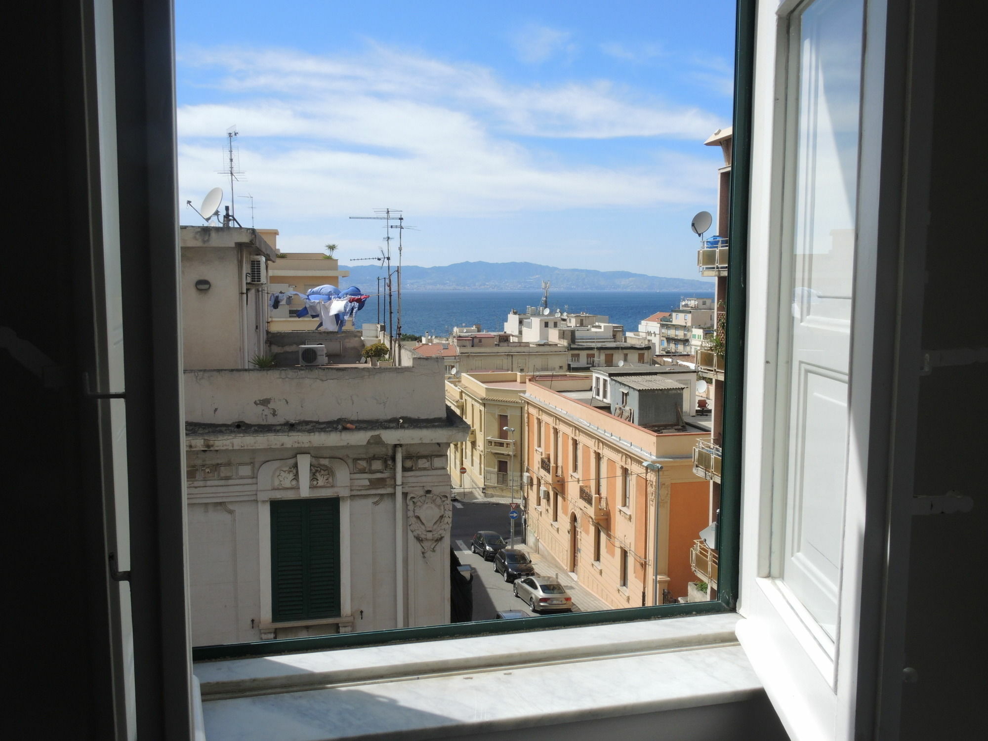B&B Fuori Squadro - In Centro Con Terrazza Relax Vista Mare Reggio Calabria Exterior foto