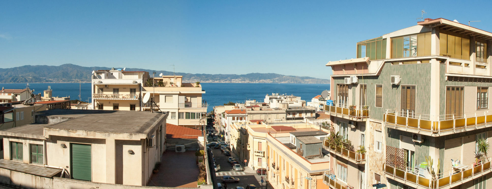 B&B Fuori Squadro - In Centro Con Terrazza Relax Vista Mare Reggio Calabria Exterior foto