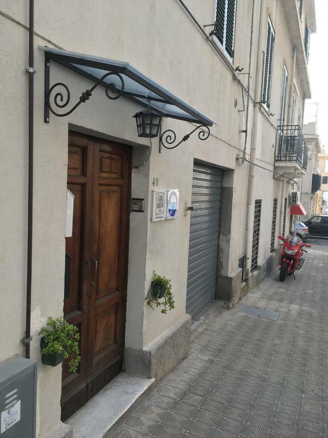 B&B Fuori Squadro - In Centro Con Terrazza Relax Vista Mare Reggio Calabria Exterior foto